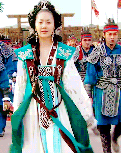 Queen Seondeok Tumblr_oj5r3lCHvT1u7gy4go7_r1_250
