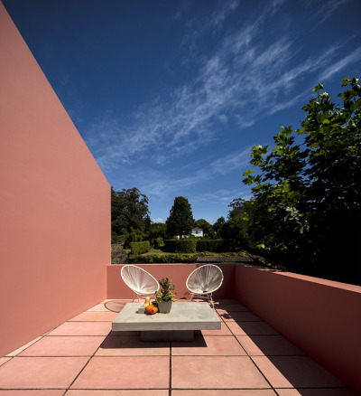 Pink House / Mezzo Atelierph: Fernando Guerra