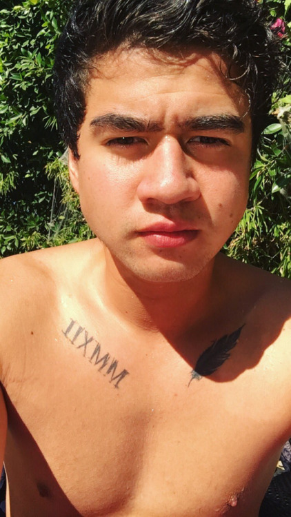 calumshood-ie:☀️ GLOWING ☀️