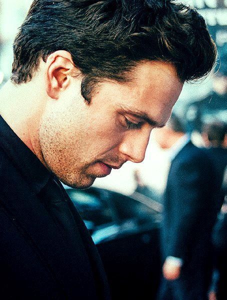 lorelei-buckster:Mr. Stan; side profile