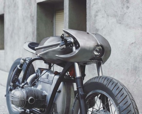 ๐ caferacerpasion.com ๐ 100% artisans! BMW R series Cafe Racer...