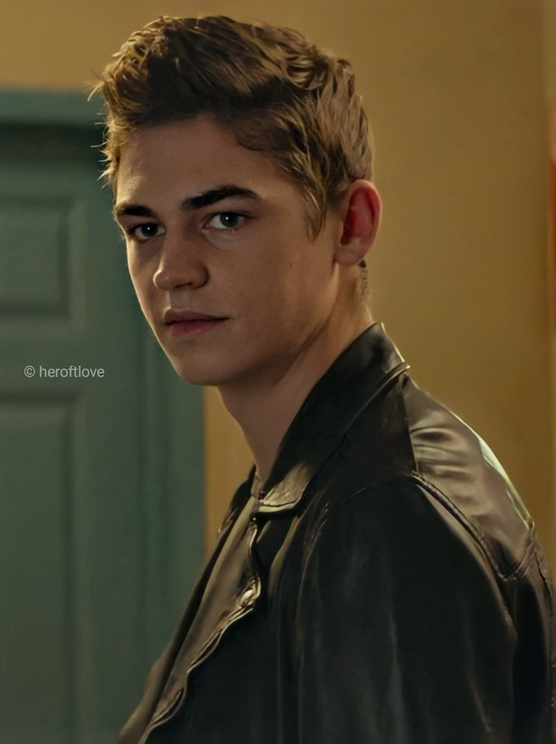 hero fiennes-tiffin photos — Hero Fiennes-Tiffin (on After Movie set)