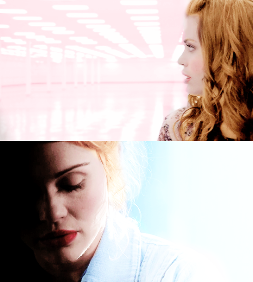 lorainess:color meme = lydia martin in pink & blue...