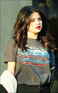 Selena Gomez Tumblr_oi8lo4urKN1tsutufo2_250