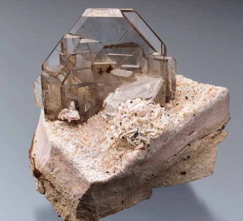 geologyin-blog:Beautiful Barite crystals  on Dolomite from...