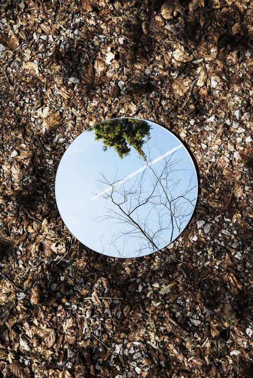 jedavu:Symmetry And Silence In Round Mirror Reflections by...