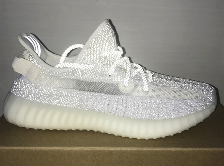 Giy Yeezy Boost 350 V2 Static Reflective ph n quang Posts