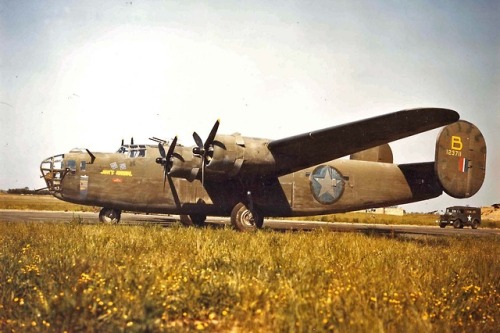 waffenss1972:Bomber B-24D “Jerk’s Natural” in Libya