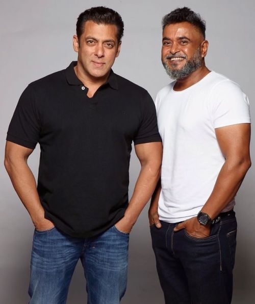 "★ BENEVOLENT Bharat ... Salman Khan cu fotograful Munna (28 mai 2019)! “