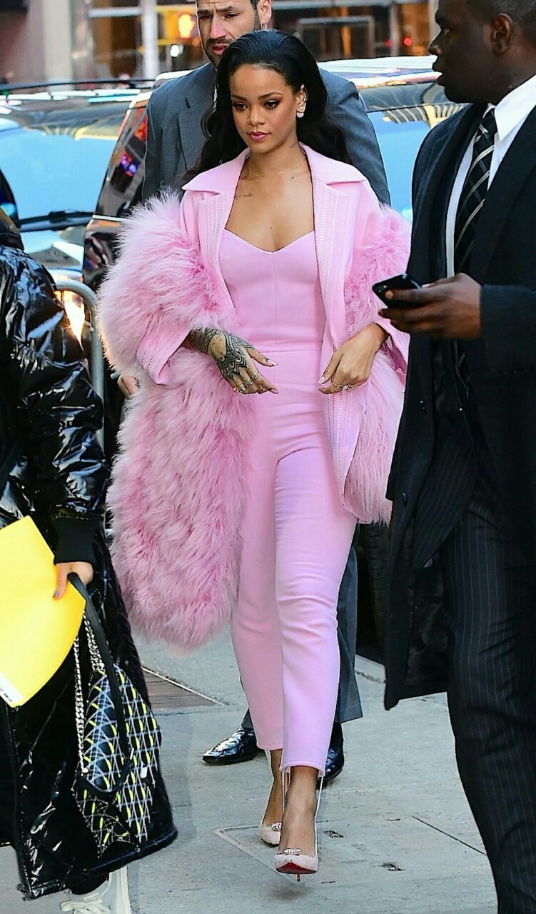 Rihanna arriving at ‘Good Morning America’ in NYC - RIHANNANAVYHN