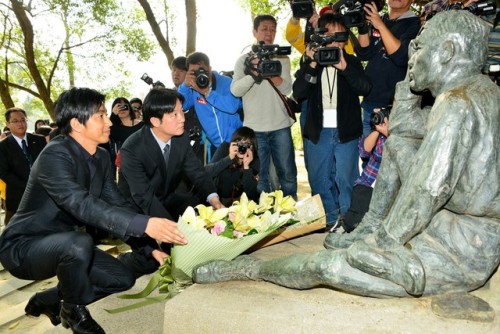 William Lai with the actor Takao Osawa honor Japan...