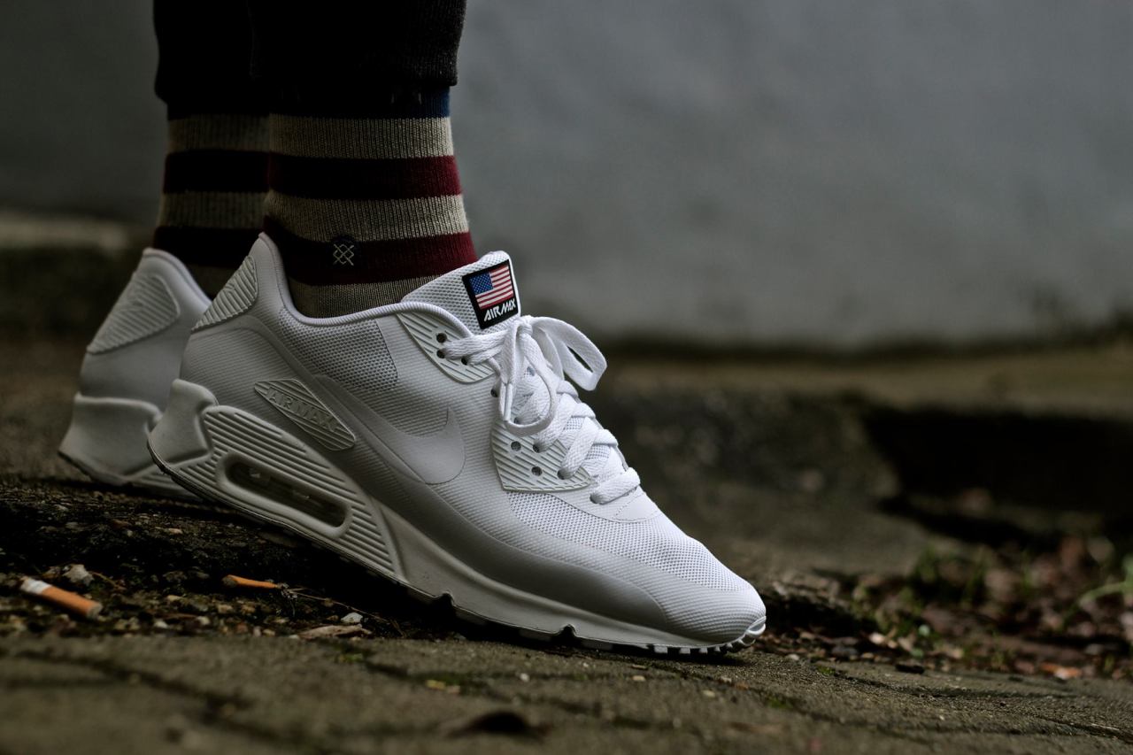 air max hyperfuse white independence day
