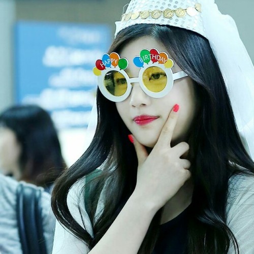 red velvet sm irene bae girl group red flavor seulgi joy yeri kim yerin icon kpop korean girl group matching icons couple