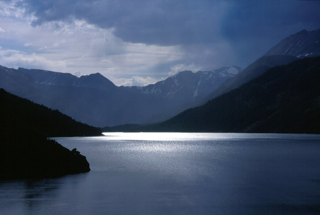 Озеро мистик. Озеро Mystic Lake Arlington. Mystic Lake.