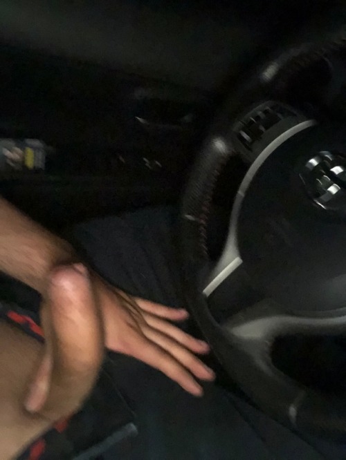 stami90:Anyone else gets horny while driving?