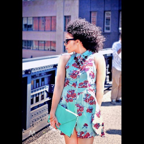 summer fashion outfitoftheweek ootd chic dress style outfitoftheday mint styling ny nyc highlinepark trendsetter ootdmagazine photography curlyhair floral modeling summerishere clutch fashionsense achictale red stylish model chelsea