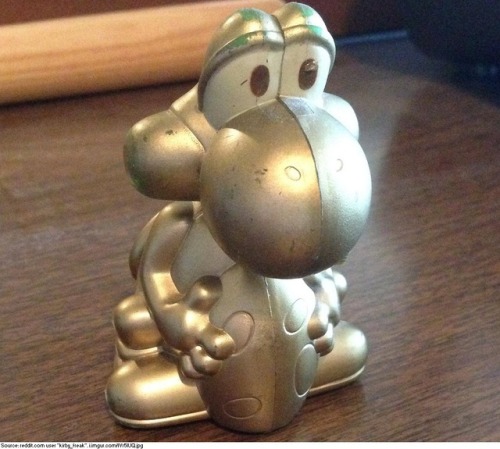 suppermariobroth:Extremely rare Burger King “Golden Yoshi”...