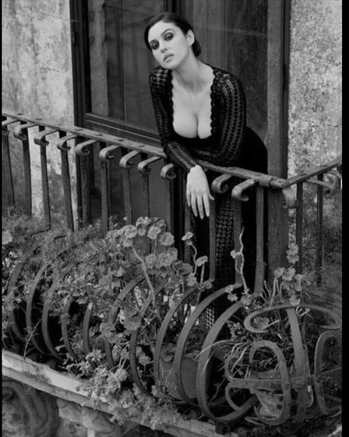 monicabelluccicollection:“In the balcony” #photo by Ferdinando...