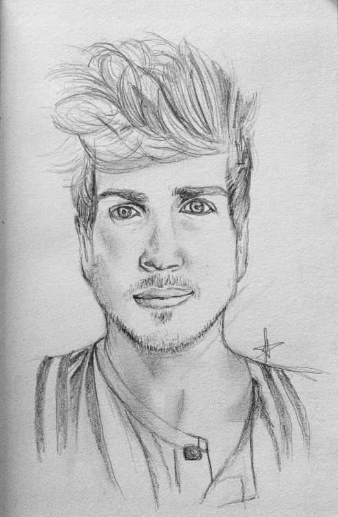 Drawing Joey Graceffa Thought I'd have a go of drawing Joey! I hope I get to meet him at VidCon in June when I'm over there because it would be amazing. :)