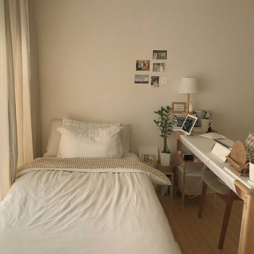decorating small  bedrooms Tumblr 