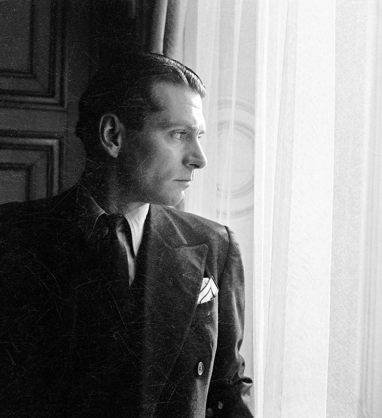 voxsartoria — Laurence Olivier. By Cecil Beaton.