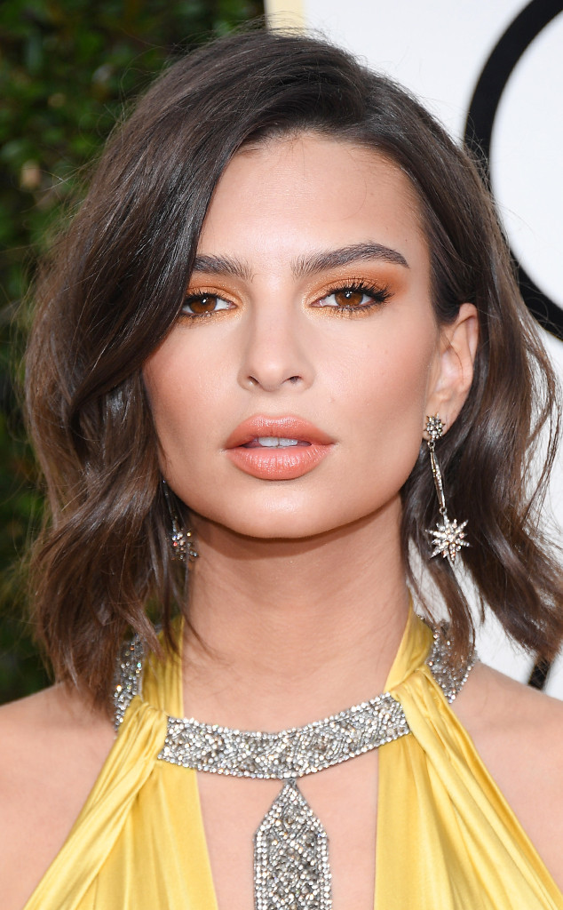 SLFMag - Emily Ratajkowski at the Golden Globes Red Carpet.