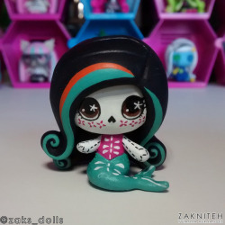 monster high mini skelita