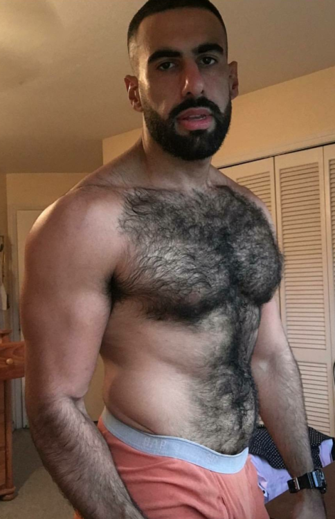 Hairy men are the bomb!