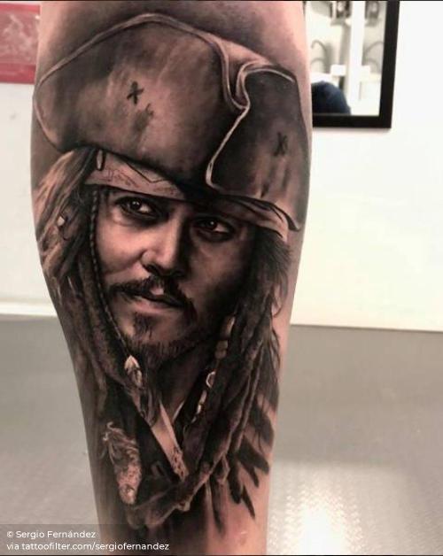 By Sergio Fernández, done in Murcia. http://ttoo.co/p/35224 actor;big;black and grey;calf;facebook;famous character;fictional character;film and book;jack sparrow;johnny depp;patriotic;pirates of the caribbean;pirate;portrait;profession;sergiofernandez;twitter;united states of america