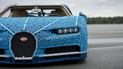 sixpenceee:LEGO Builds Bugatti Chiron From 1,000,000+ LEGO...