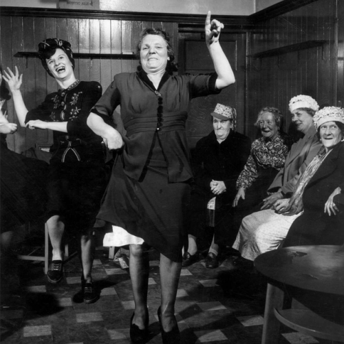 flashofgod:Bert Hardy, Seaside Leisure, Southend, 1951.