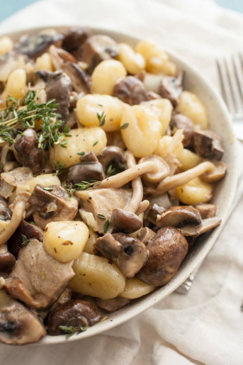 (Via: fattributes.tumblr.com) Mushroom Gnocchi Skillet - Get the...