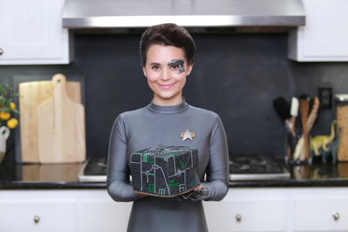 Nerdy Nummies star trek star trek voyager seven of nine borg borg cake star trek cake cake baking geeky baking geeky cake geeky food geeky space science fiction science fiction cake