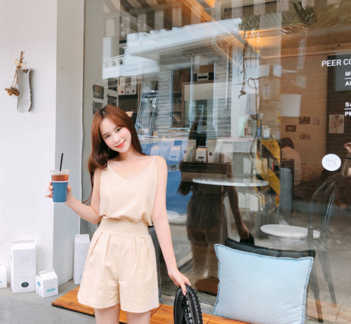 korean-dreams-girls:Jenny - June 18, 2018 Set