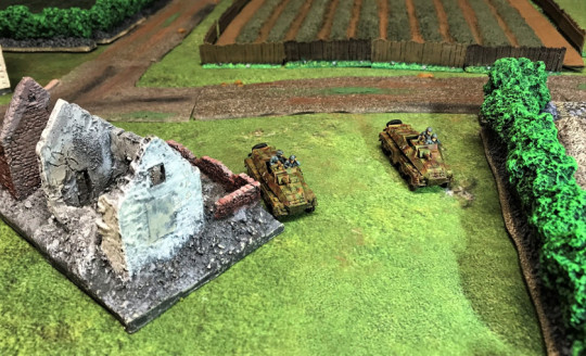 3 SdKfz 233's reconning, front side, Normandy