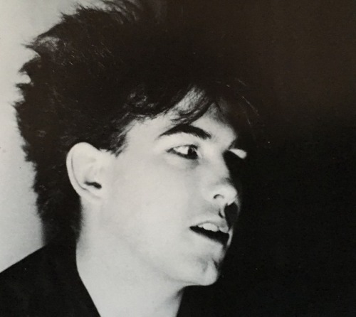 thecure-dot-cz:Pictures of Robert Smith taken from The Top...