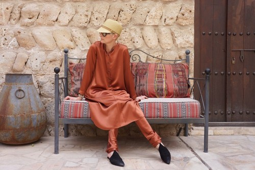 tildaswintonwearsasuit:re-natas:Tilda Swinton in Dubai by...