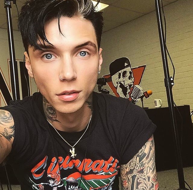 Andyblackveil He Looks Perfect Without Even Trying