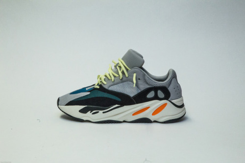 bowmedia:YEEZY WAVE RUNNER 700ig bayo_worldig professorfinesse...