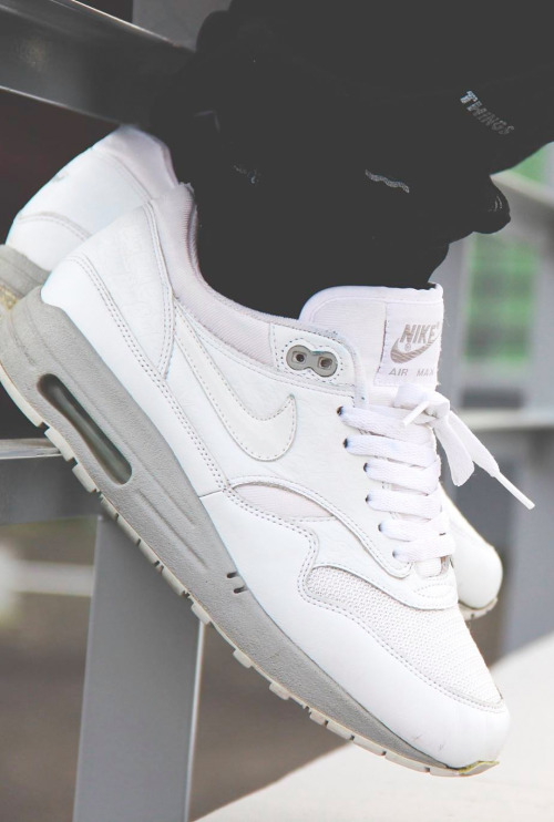 Nike Air Max 1 Powerwall Pink (by tyle87) – Sweetsoles Nike Air Max 1 Powerwall Pink (by tyle87) – Sweetsoles