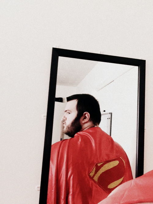 keepinghorizon:beardedbatman:I got a Superman cape. Does...