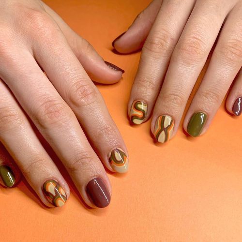 Modern 70’s inspired nails for @shaydizaye using @cndworld...