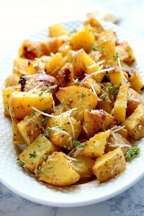 foodffs:Garlic Ranch Roasted Potatoes RecipeFollow for...