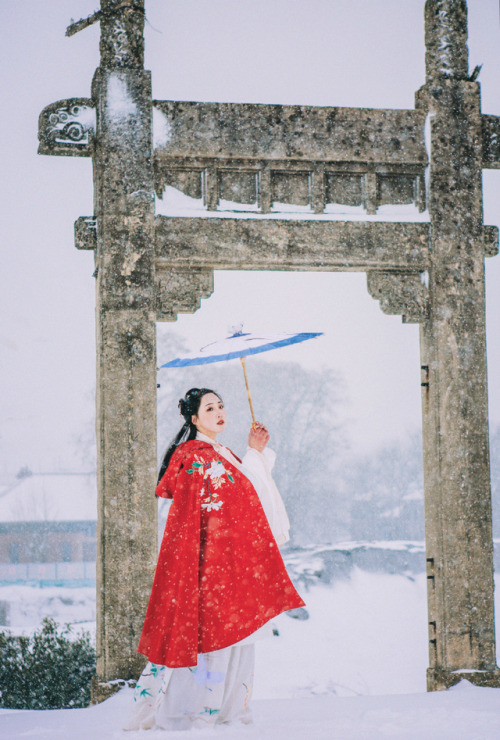 hanfugallery:Traditional Chinese hanfu | doupeng (cape)