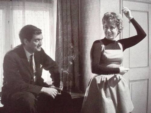 howardhawkshollywoodannex:Stanley Kubrick directing Lolita...