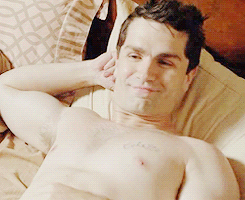 tumblr_p44r61rKXk1tp21x0o7_r3_250.gif