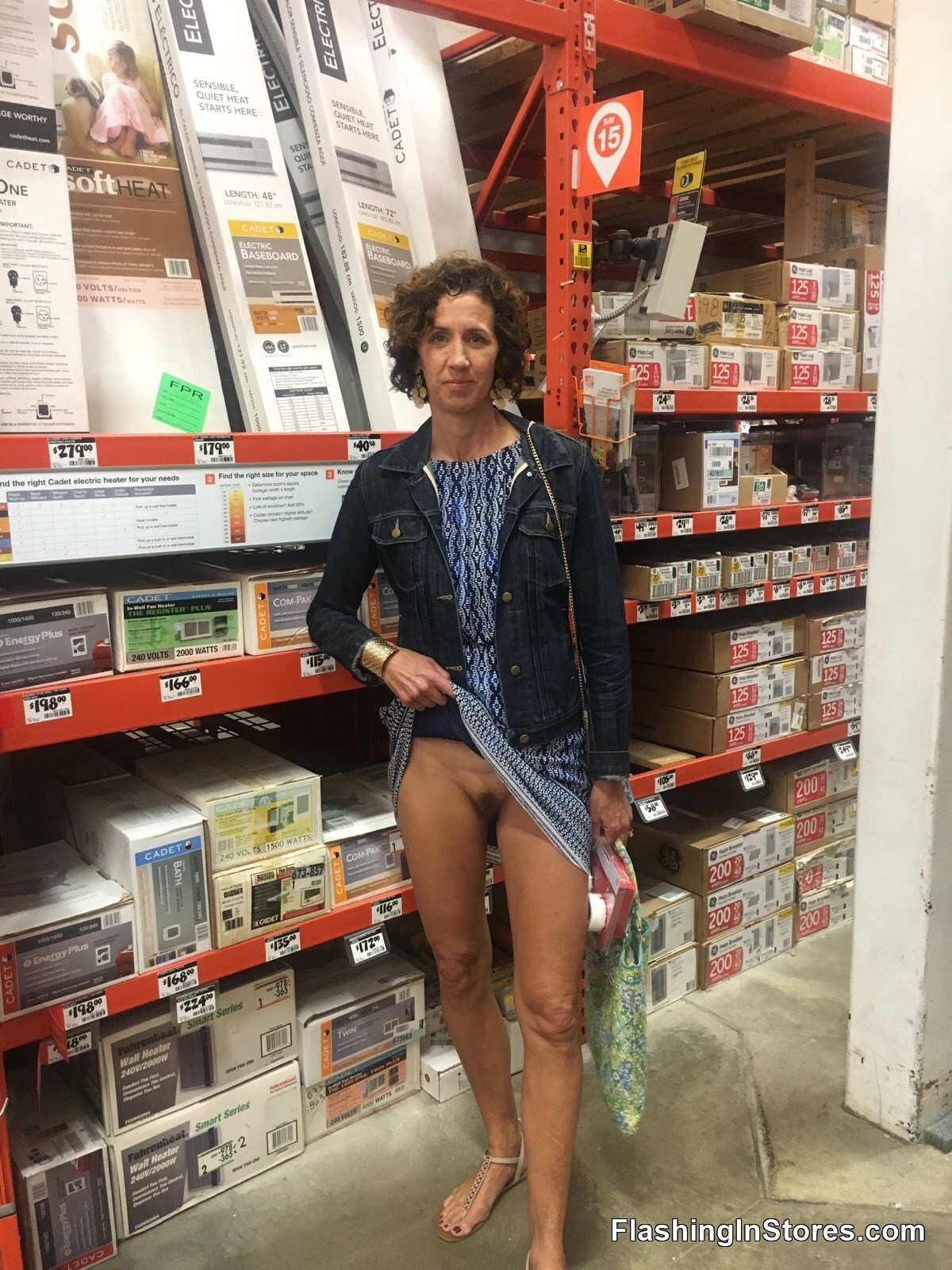 wife flashs pussy in store Mature and lesbians sex pictures