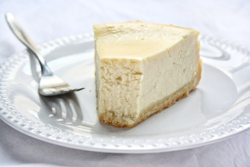 fullcravings:A Light Ricotta Cheesecake