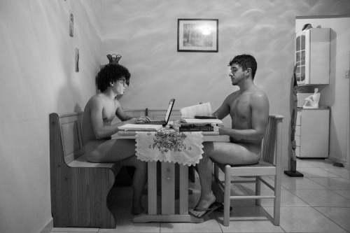 Eduardo, 23 e Diego, 24.
(All rights reserved Â©)
Quer posar?
http://nucotidiano.tumblr.com/post/94022692448/quer-posar