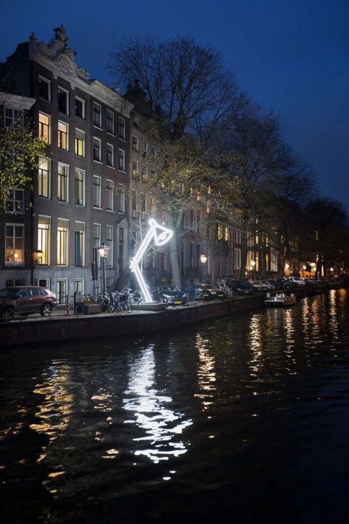 archatlas:Amsterdam Light Festival 2018 illuminates the...